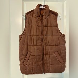 Thread and supply quilted vest, size L, brownish brick color